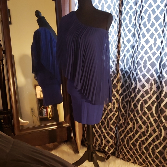 Dress - Picture 1 of 3